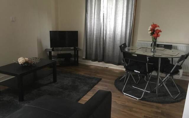 Majesty Tweed Apartment