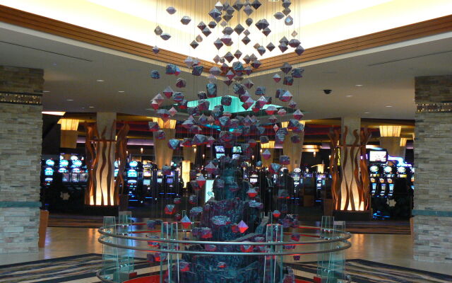 Mohegan Pennsylvania Casino Resort - Adults Only 21+