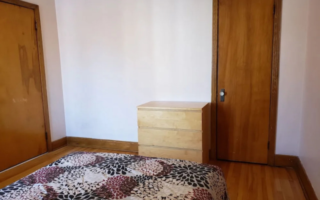 Apartment near Metro Monk Station