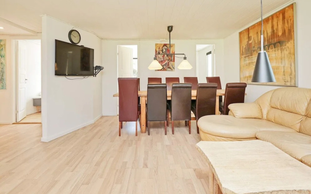 10 Person Holiday Home in Dragor
