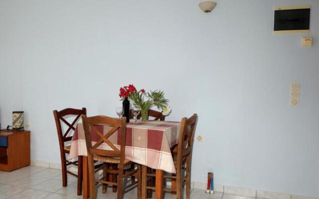 Makis Lighthouse 8