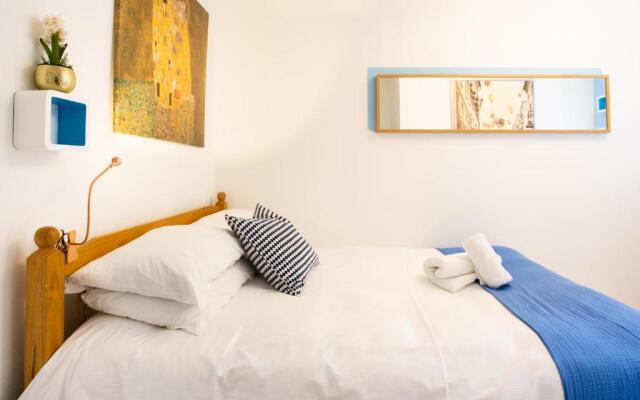 Tower Bridge Rainbow Suites