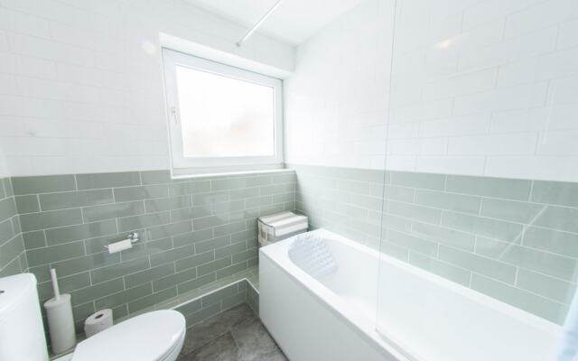 Bright & Airy 2-bedroom Flat for 6 in Blackheath