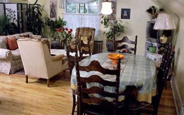 Bibis Garden Bed and Breakfast