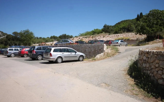 Apartments and rooms with parking space Cunski, Losinj - 2498