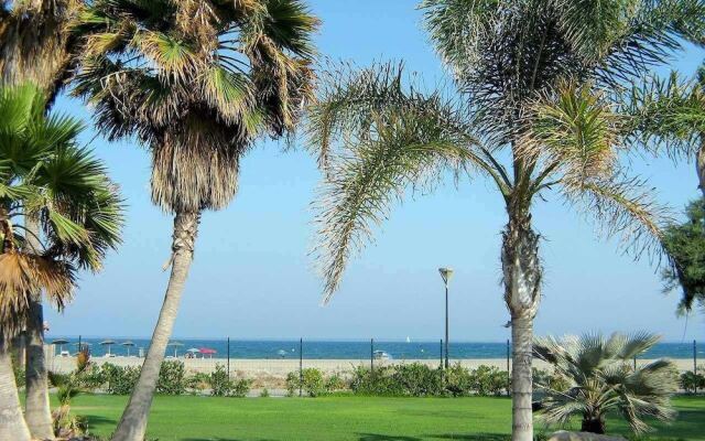 VenAVera C10A - Ground floor Garden 3Bedrooms/2Baths Beachfront, WIFI