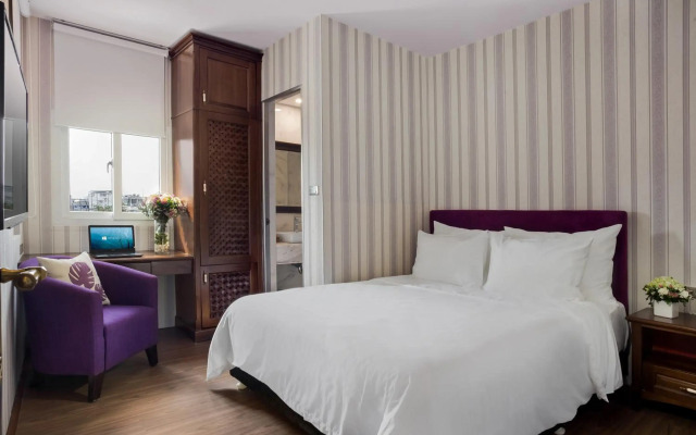 Maro Hotel