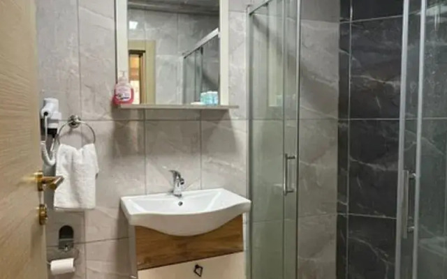 Pera White Hotel