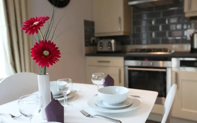 Ravens House Sapphire Apartments