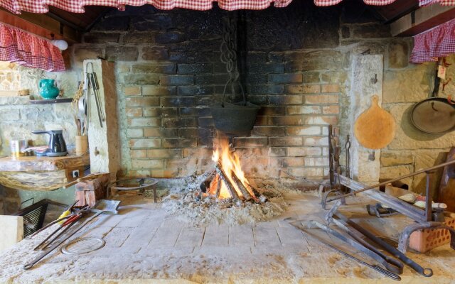 Casa Mira - Two Bedroom Holiday Home with Pool