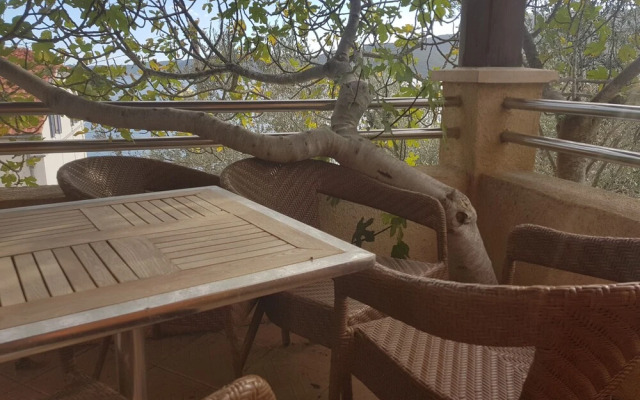 Villa Rava rooms & restaurant