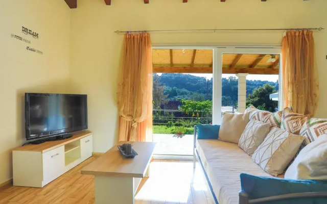 Green Family Villa in Agios Ioannis
