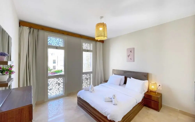 Xuru Stays I Homestyle 3BR Penthouse Pool & Beach View