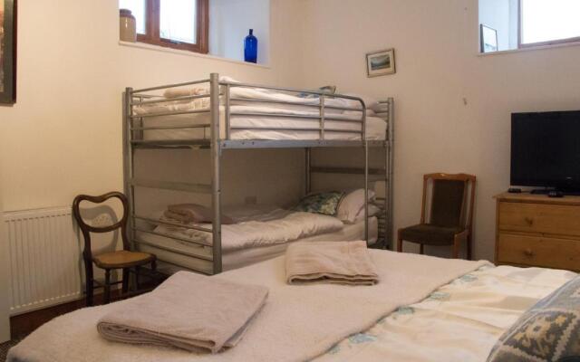 James John Hamilton House and backpacker hostel