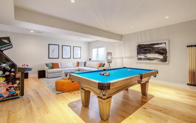 Luxe Family Getaway - Pool Table