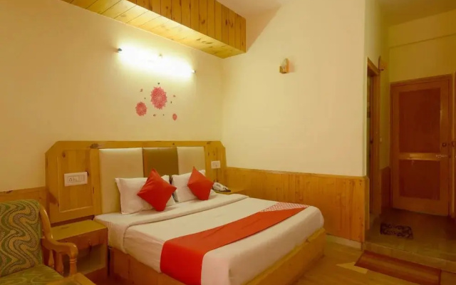 Maa Charan Residency by OYO Rooms