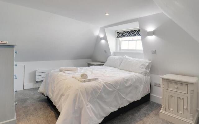 Master accommodation suite 4 attic room
