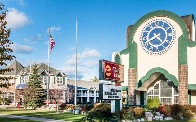 Clarion Hotel Mackinaw City Beachfront