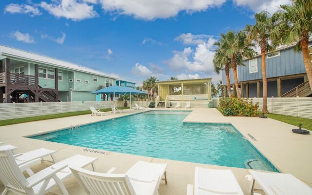 La Sirena - Overlooking Nature Preserve