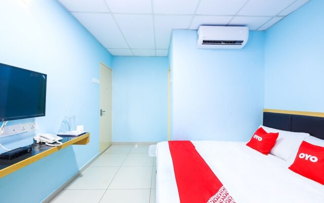 Hotel 22 Northport by OYO Rooms