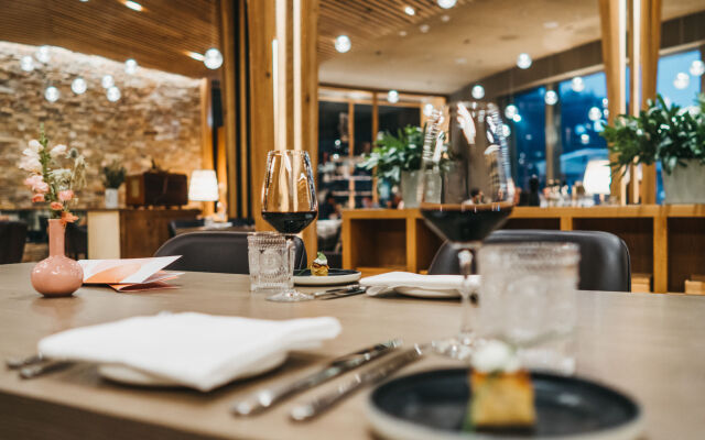 Peaks Place Apartment-Hotel & Spa