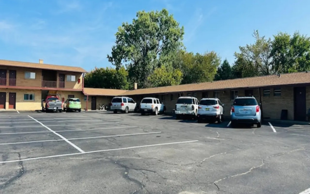 Capital O Swan Inn Comstock Park