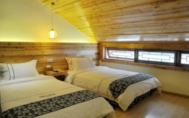 Zhaoxing Dongquan Time Traveller Inn