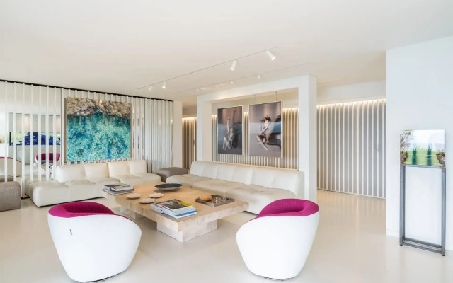 The Every Athens Beachfront Retreat