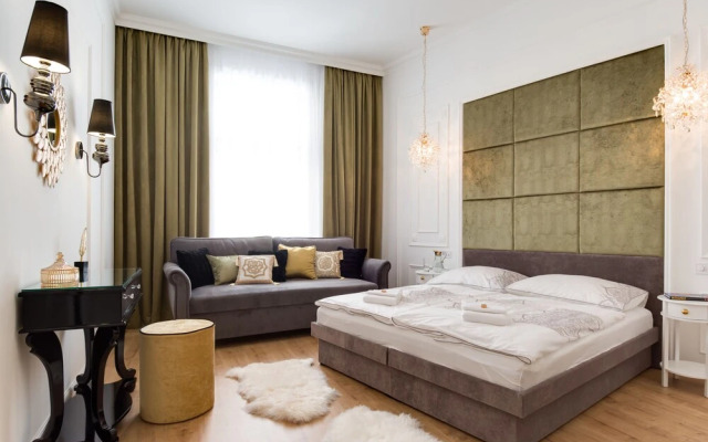 Chestnut & Eliza Suites - Superior Homes