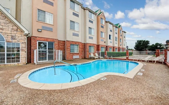 Candlewood Suites Dallas - Plano West