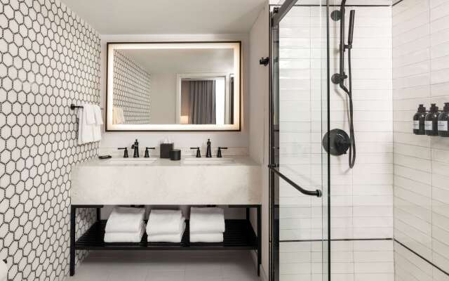 Mills House Charleston, Curio Collection by Hilton