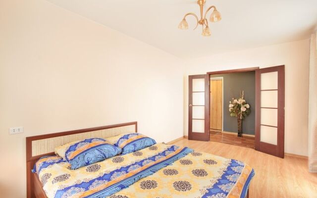 Apartment on Alliluyeva 12a-12