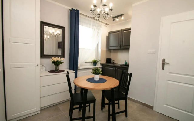 Good Night  City Police (3Km)  Szczecin  2 Pers