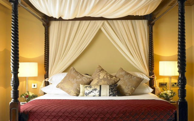 Castlecourt Hotel