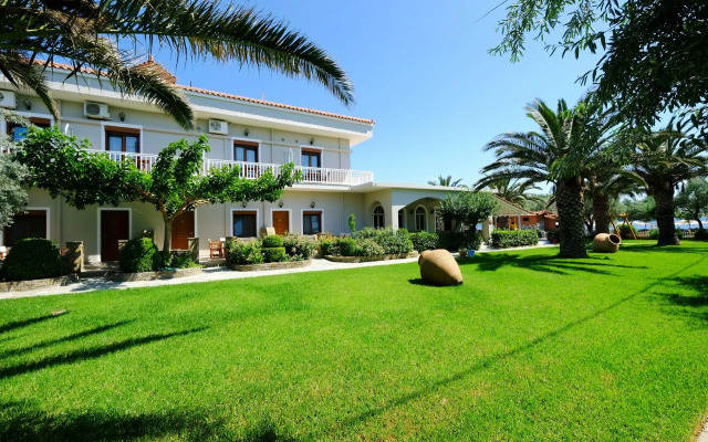 Platy Beach Hotel