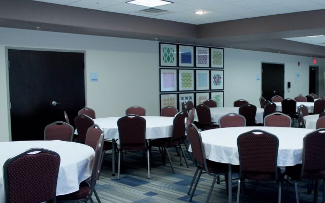 Holiday Inn Express & Suites Glasgow by IHG