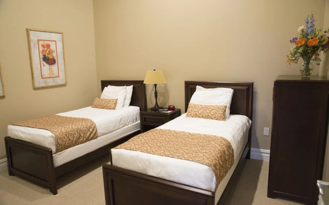 Riverwalk Place Resort & Spa