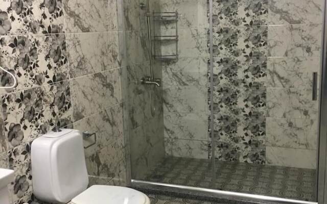 Guest House Lazuri