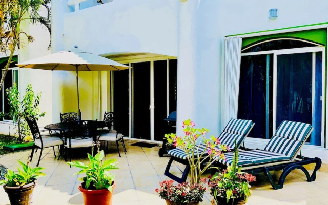 38 Pax 4 Connected Pool Villas