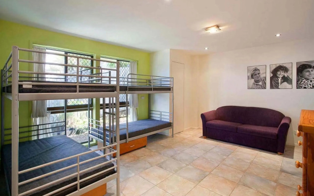 Stevens St Pet Friendly Original Sunshine Beach Beach House