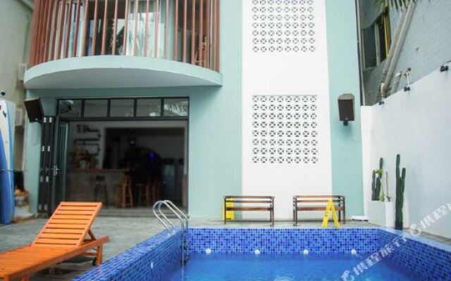 8 mm Sea-view Inn