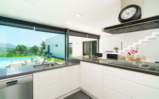 Villa Vera in Javea With 4 Bedrooms and 2 Bathrooms
