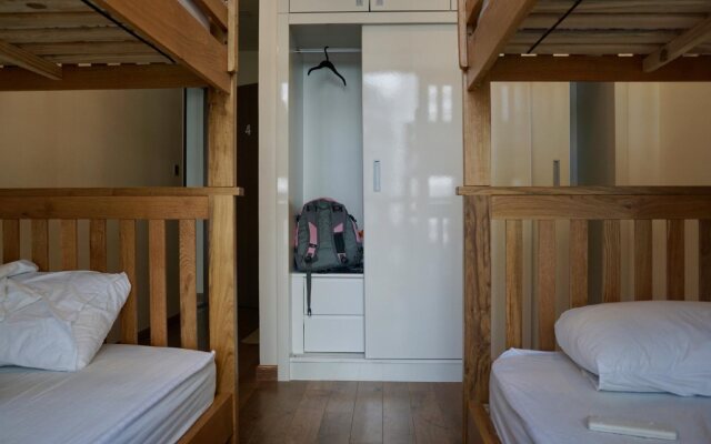 Travelaholic's Homestay