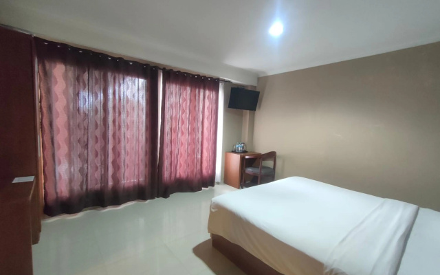Votel Viure Hotel – Guest Rooms – Sleman