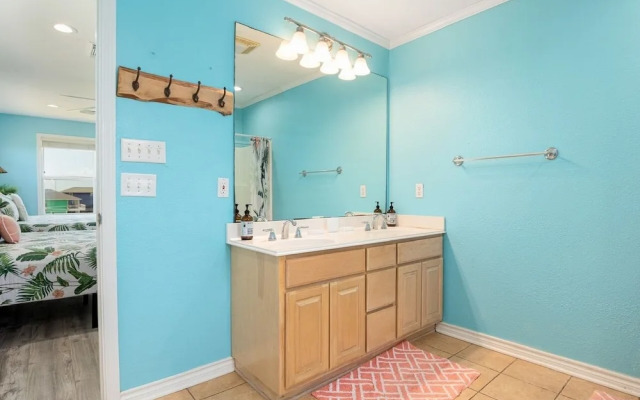 Selah 3 Bedroom Home by RedAwning