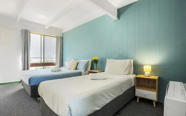 Coast Motel Eden