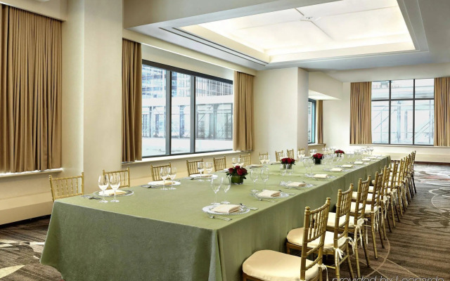 Sheraton Suites Calgary Eau Claire