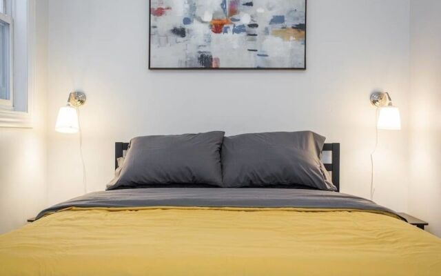 Chic Logan Pad - Modern Meets Retro