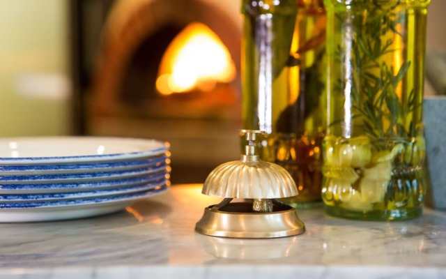 The Curious Pig in the Parlour