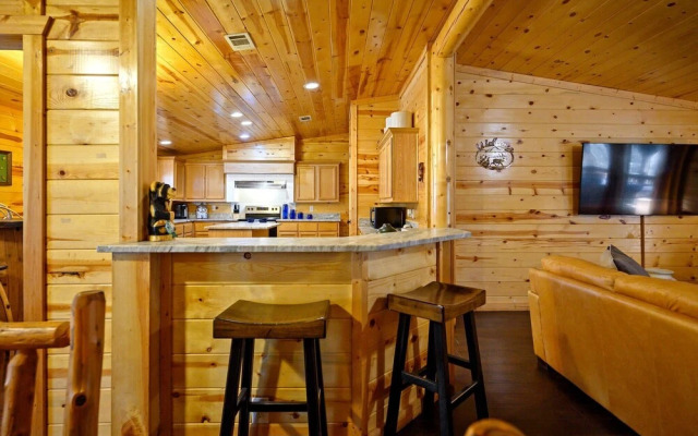 Outlaw Rose Cabin for 8!